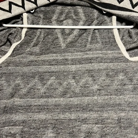 Vest poncho Black and Gray OS - Picture 4 of 4